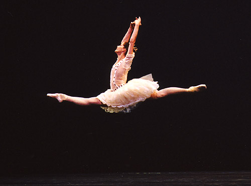 jr_awakening_bussell_jump_500.jpg